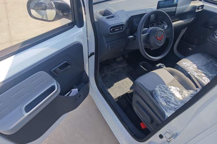 Used Wuling Zhiguang New Energy 2025 Model 305km Ambitious Edition Driver Seat