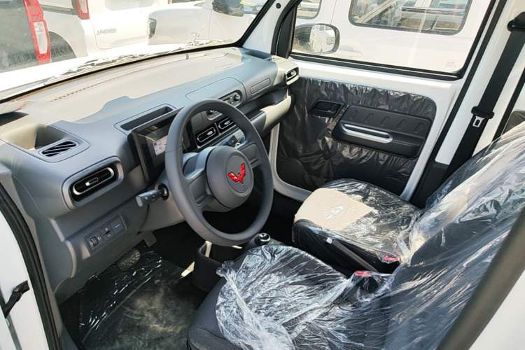 Used Wuling Zhiguang New Energy 2025 Standard Model Driver Seat