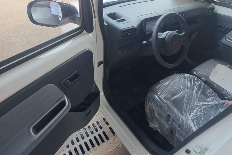 Used Wuling Zhiguang New Energy 2025 Model 305km Ambitious Edition Driver Seat