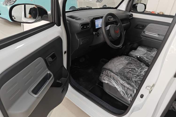 Used Wuling Zhiguang New Energy 2025 Model 305km Ambitious Edition Driver Seat