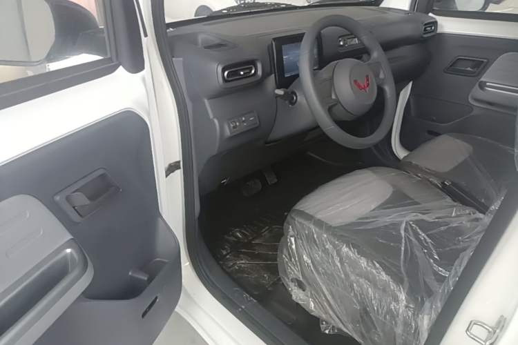Used Wuling Zhiguang New Energy 2025 Model 305km Ambitious Edition Driver Seat