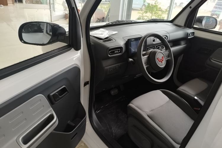 Used Wuling Zhiguang New Energy 2025 Model 305km Ambitious Edition Driver Seat