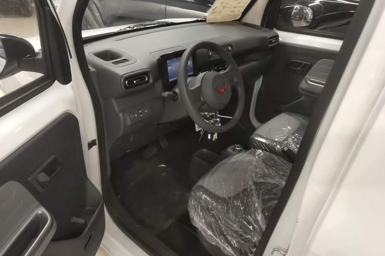 Used Wuling Zhiguang New Energy 2025 Model 305km Ambitious Edition Driver Seat