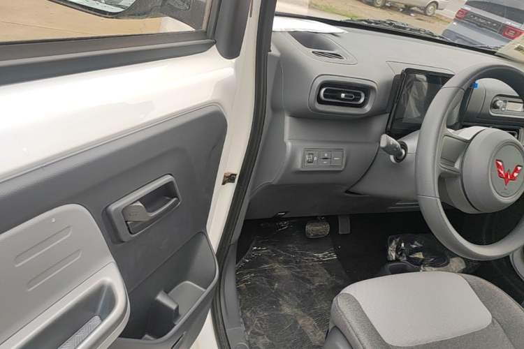 Used Wuling Zhiguang New Energy 2025 Model 305km Ambitious Edition Driver Seat