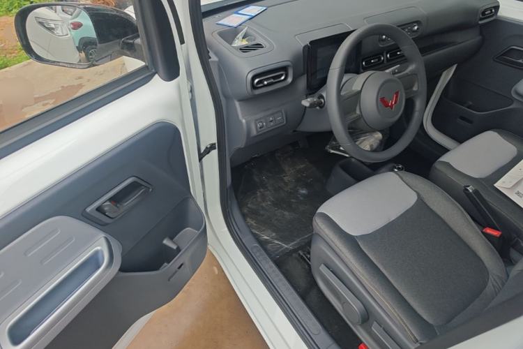 Used Wuling Zhiguang New Energy 2025 Model 305km Ambitious Edition Driver Seat