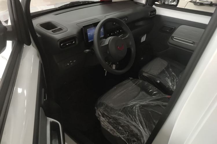 Used Wuling Zhiguang New Energy 2025 Model 305km Ambitious Edition Driver Seat