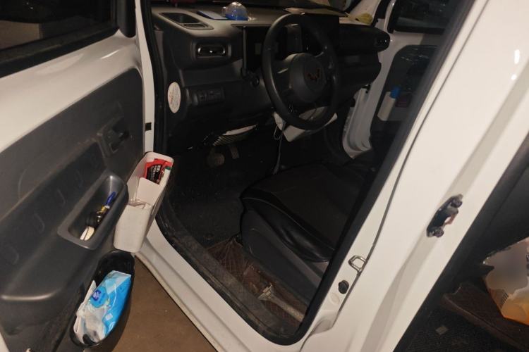 Used Wuling Zhiguang New Energy 2025 Standard Model Driver Seat