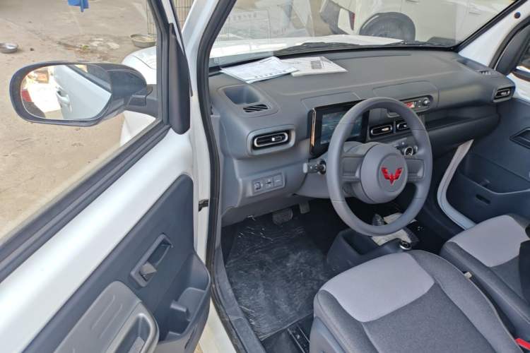 Used Wuling Zhiguang New Energy 2025 Model 305km Ambitious Edition Driver Seat