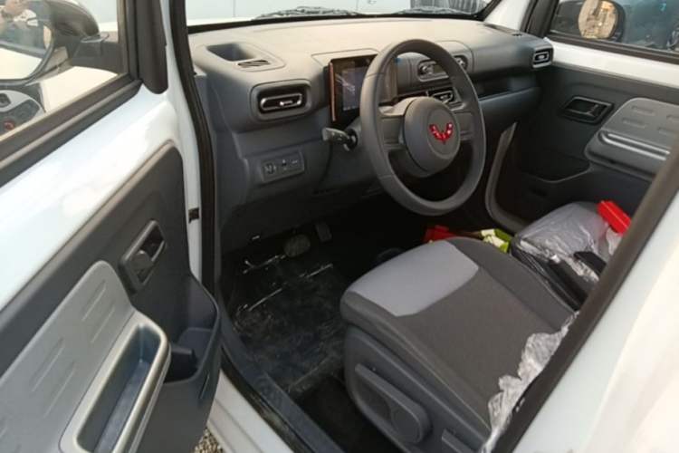 Used Wuling Zhiguang New Energy 2025 Model 305km Ambitious Edition Driver Seat