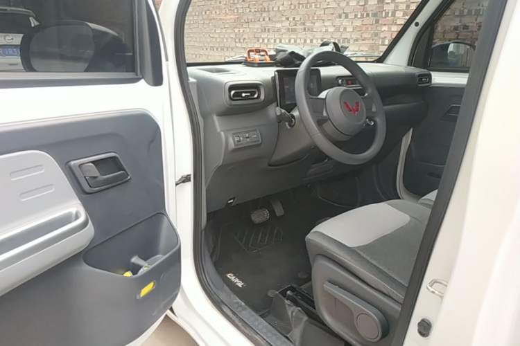 Used Wuling Zhiguang New Energy 2025 Model 305km Ambitious Edition Driver Seat