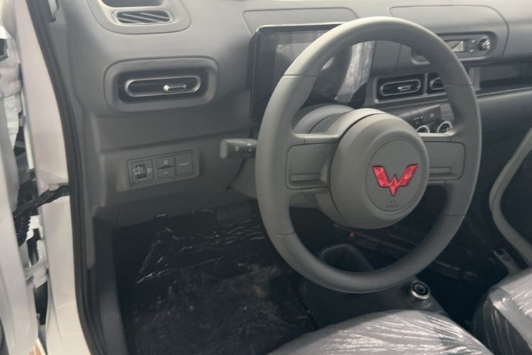 Used Wuling Zhiguang New Energy 2025 Model 305km Ambitious Edition Driver Seat