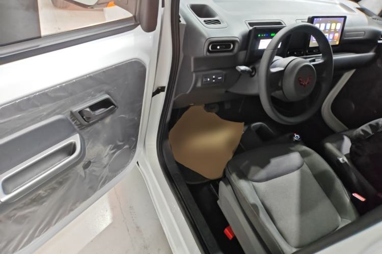Used Wuling Zhiguang New Energy 2025 Standard Model Driver Seat
