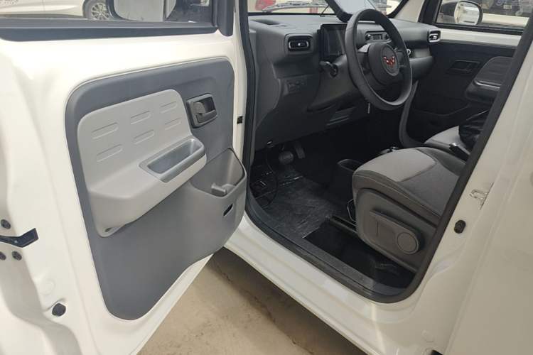 Used Wuling Zhiguang New Energy 2025 Model 305km Ambitious Edition Driver Seat