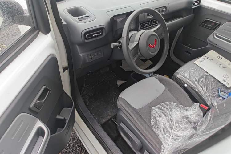 Used Wuling Zhiguang New Energy 2025 Model 305km Ambitious Edition Driver Seat