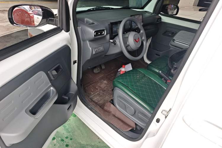 Used Wuling Zhiguang New Energy 2025 Model 305km Ambitious Edition Driver Seat