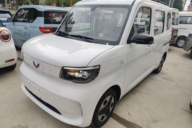 Used Wuling Zhiguang New Energy 2025 Model 305km Ambitious Edition