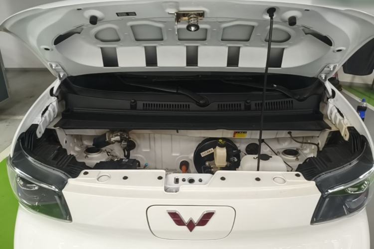 Used Wuling Zhiguang New Energy 2025 Standard Model Engine Bay