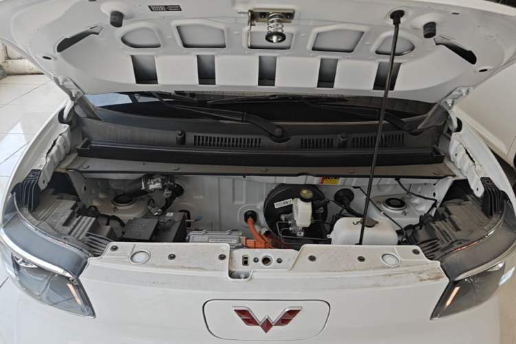 Used Wuling Zhiguang New Energy 2025 Model 305km Ambitious Edition Engine Bay