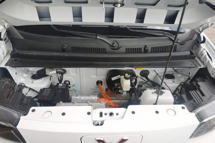 Used Wuling Zhiguang New Energy 2025 Standard Model Engine Bay