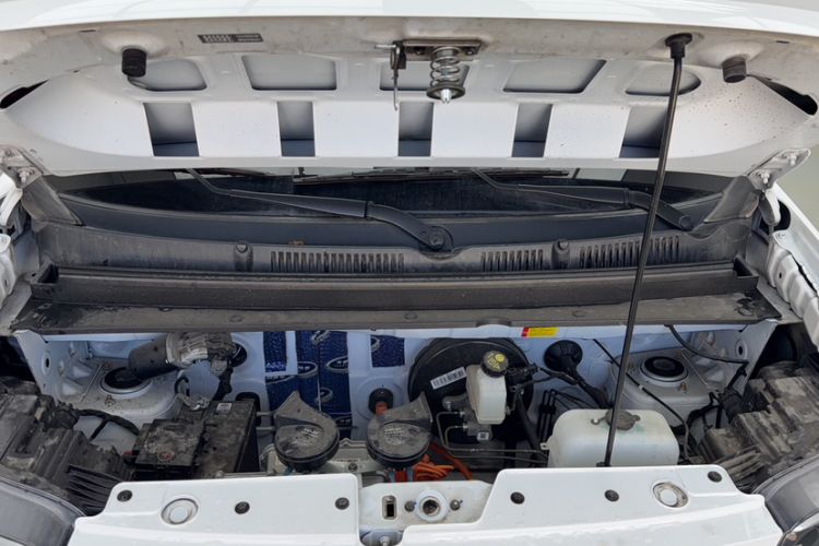 Used Wuling Zhiguang New Energy 2025 Model 305km Ambitious Edition Engine Bay