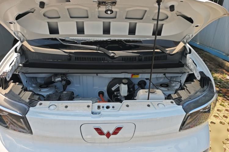 Used Wuling Zhiguang New Energy 2025 Model 305km Ambitious Edition Engine Bay