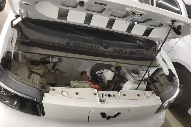 Used Wuling Zhiguang New Energy 2025 Model 305km Ambitious Edition Engine Bay