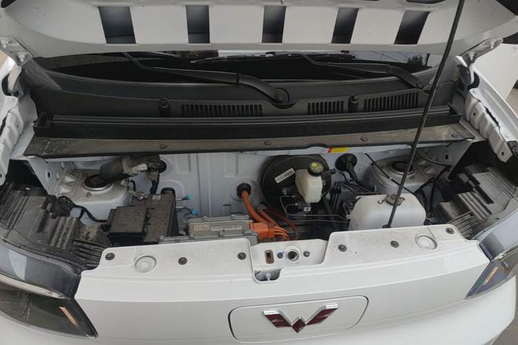 Used Wuling Zhiguang New Energy 2025 Model 305km Ambitious Edition Engine Bay