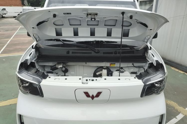 Used Wuling Zhiguang New Energy 2025 Standard Model Engine Bay