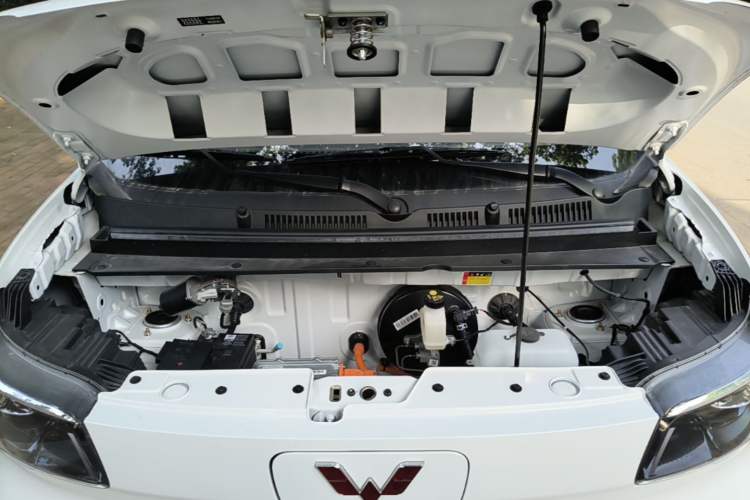 Used Wuling Zhiguang New Energy 2025 Comfort Model Engine Bay
