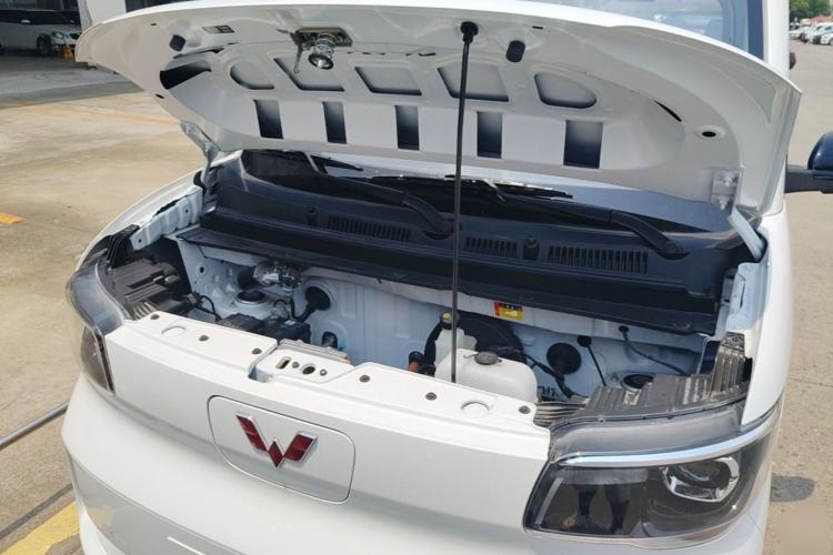 Used Wuling Zhiguang New Energy 2025 Comfort Model Engine Bay