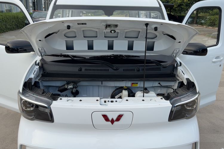 Used Wuling Zhiguang New Energy 2025 Model 305km Ambitious Edition Engine Bay