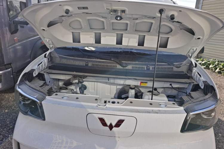 Used Wuling Zhiguang New Energy 2025 Model 305km Ambitious Edition Engine Bay