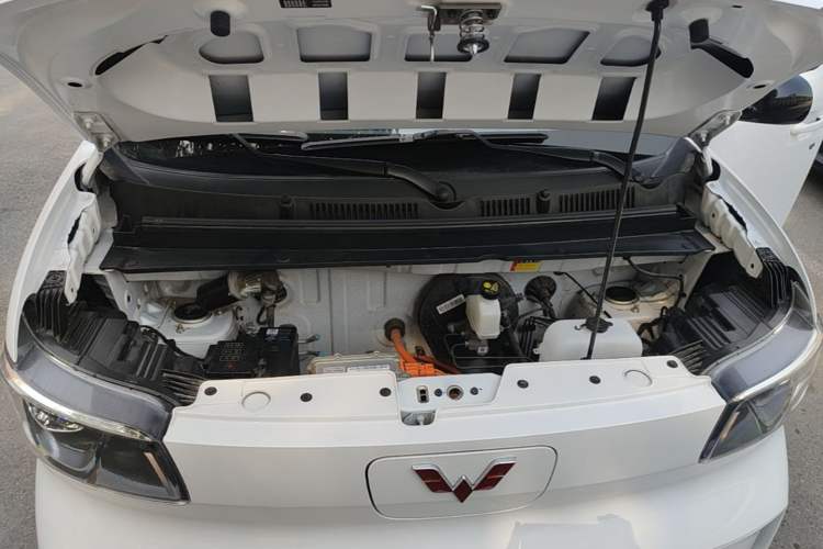 Used Wuling Zhiguang New Energy 2025 Comfort Model Engine Bay