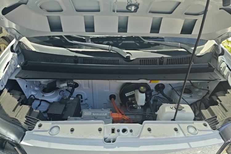 Used Wuling Zhiguang New Energy 2025 Model 305km Ambitious Edition Engine Bay
