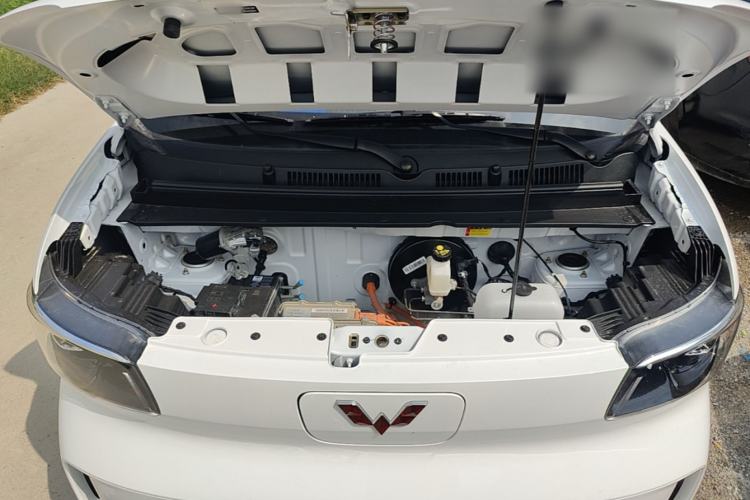 Used Wuling Zhiguang New Energy 2025 Standard Model Engine Bay