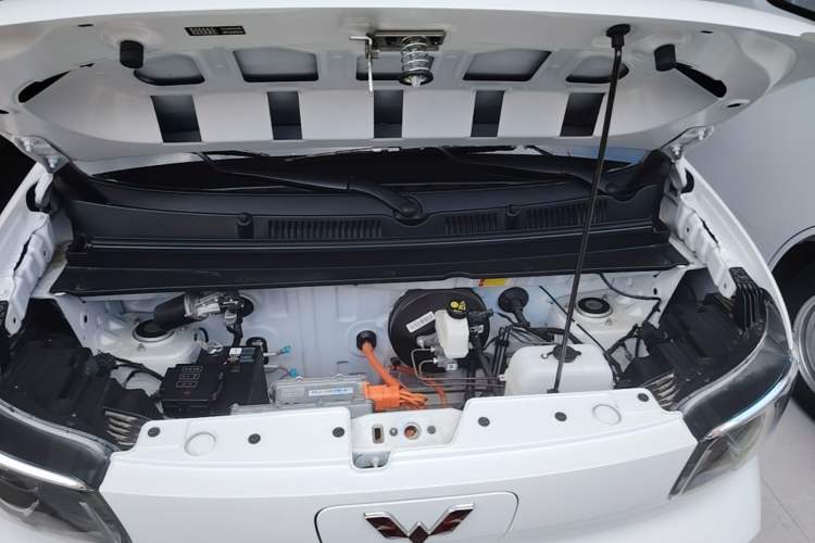 Used Wuling Zhiguang New Energy 2025 Model 305km Ambitious Edition Engine Bay