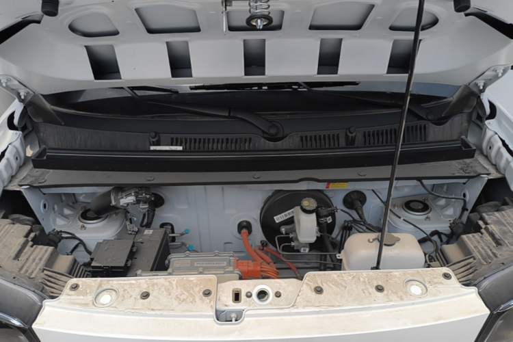 Used Wuling Zhiguang New Energy 2025 Model 305km Ambitious Edition Engine Bay