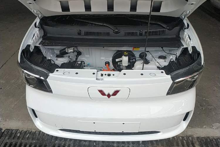 Used Wuling Zhiguang New Energy 2025 Model 305km Ambitious Edition Engine Bay