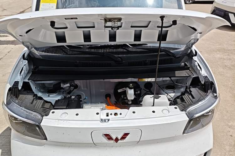 Used Wuling Zhiguang New Energy 2025 Model 305km Ambitious Edition Engine Bay