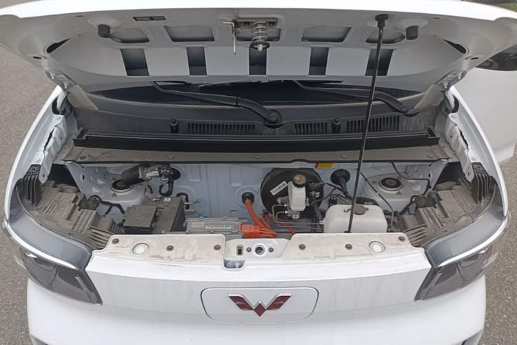 Used Wuling Zhiguang New Energy 2025 Model 305km Ambitious Edition Engine Bay