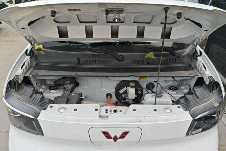 Used Wuling Zhiguang New Energy 2025 Standard Model Engine Bay