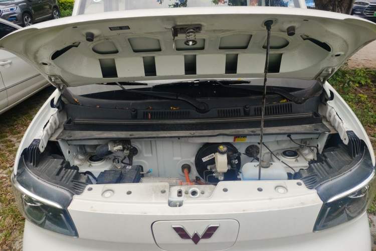 Used Wuling Zhiguang New Energy 2025 Standard Model Engine Bay