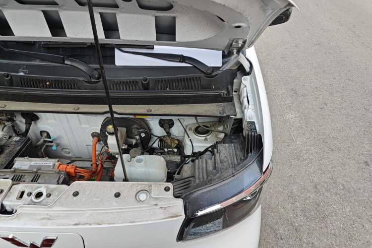 Used Wuling Zhiguang New Energy 2025 Standard Model Engine Bay Left