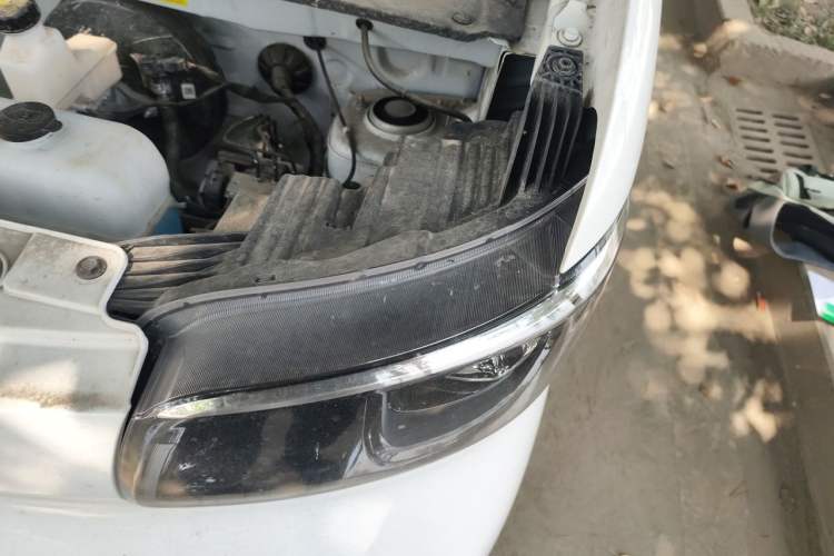 Used Wuling Zhiguang New Energy 2025 Model 305km Ambitious Edition Engine Bay Left