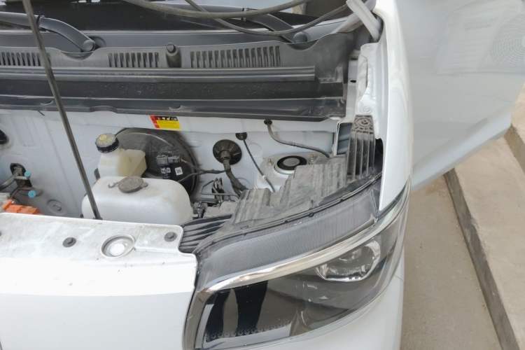 Used Wuling Zhiguang New Energy 2025 Standard Model Engine Bay Left