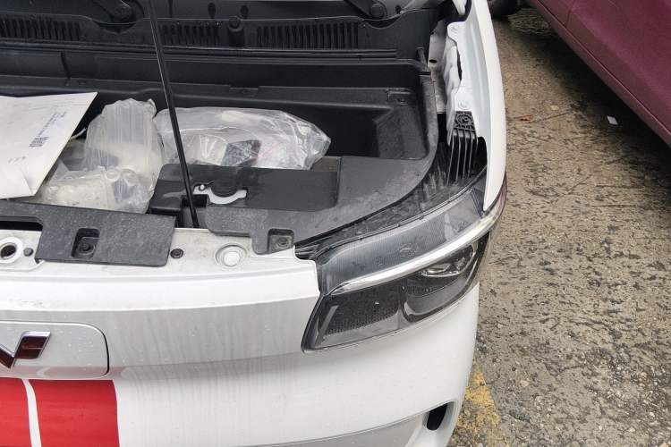 Used Wuling Zhiguang New Energy 2025 Model 305km Ambitious Edition Engine Bay Left