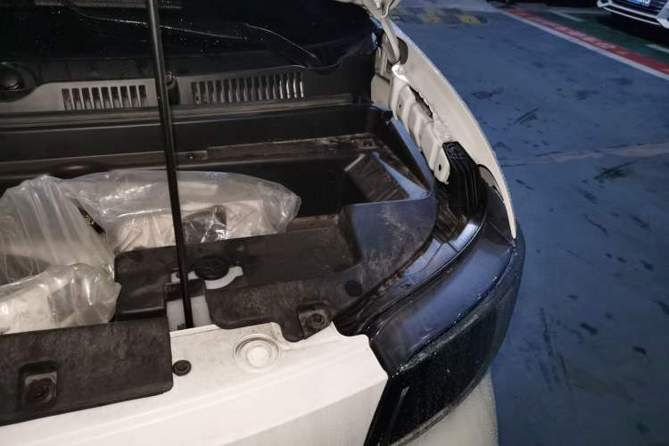 Used Wuling Zhiguang New Energy 2025 Model 305km Ambitious Edition Engine Bay Left