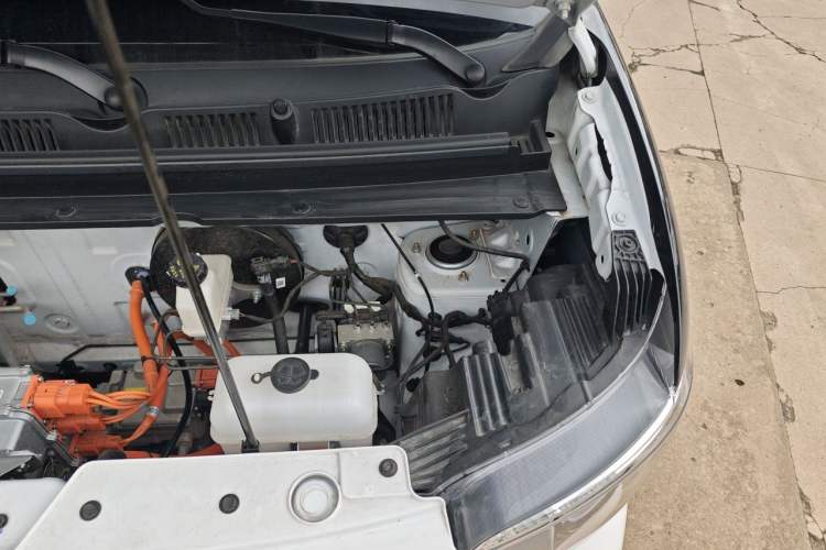 Used Wuling Zhiguang New Energy 2025 Comfort Model Engine Bay Left