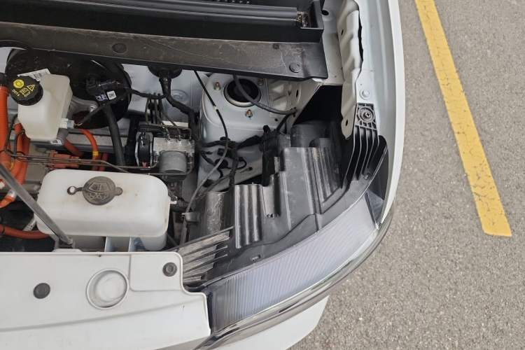 Used Wuling Zhiguang New Energy 2025 Model 305km Ambitious Edition Engine Bay Left