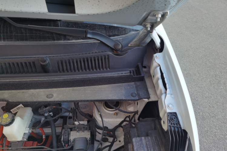Used Wuling Zhiguang New Energy 2025 Standard Model Engine Bay Left